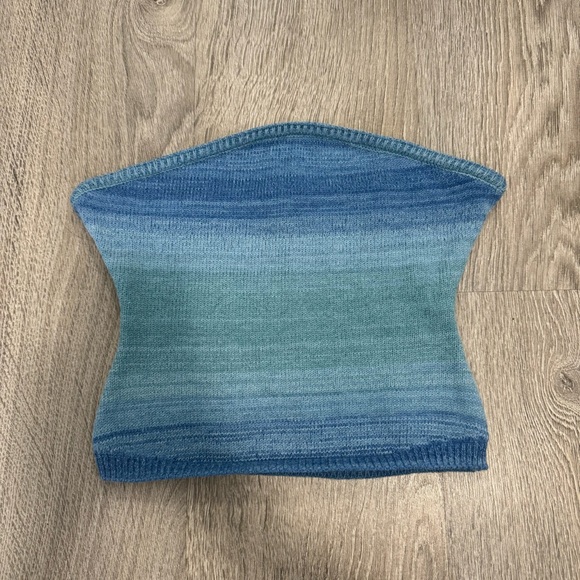 Blue Strapless Knit Top and Shorts Set - Picture 8 of 8